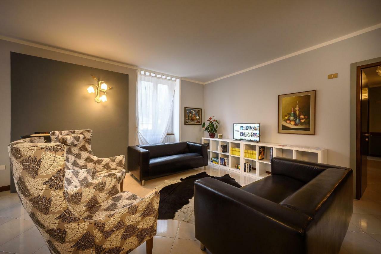 Bed And Breakfast Sweet Home Tirano Exterior photo